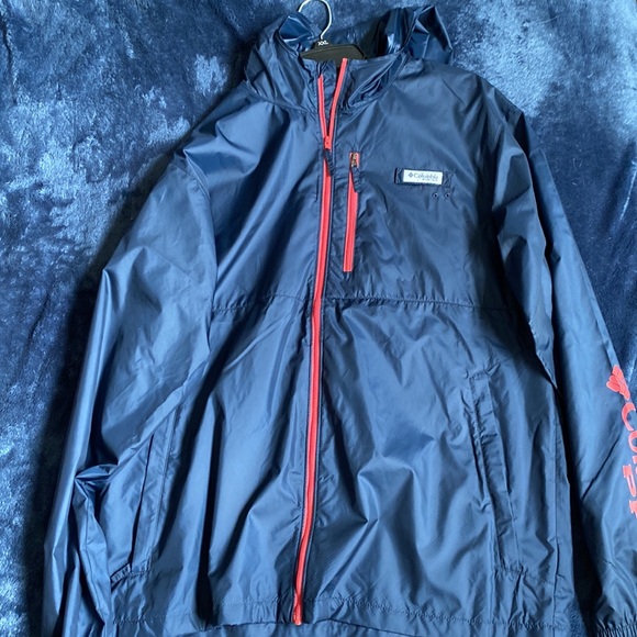 Lightweight Columbia Windbreaker - Picture 2 of 4